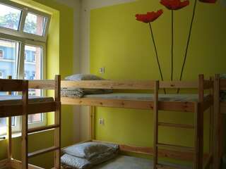 Хостелы Chilli Hostel Краков Кровать в общем 8-местном номере-10